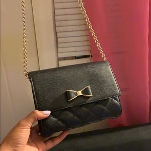 Black shoulder bag